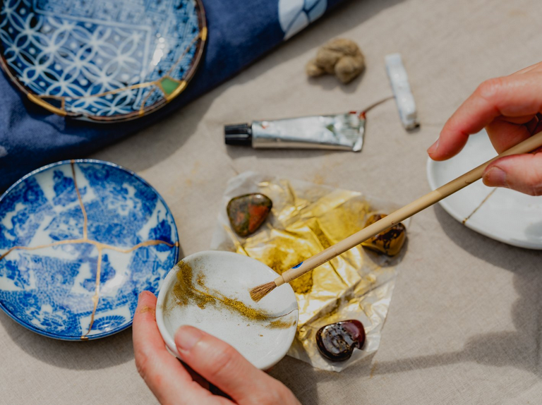 Kintsugi: History of Japanese Ceramics Repair Technique