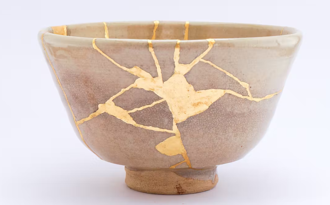 Kintsugi: History of Japanese Ceramics Repair Technique