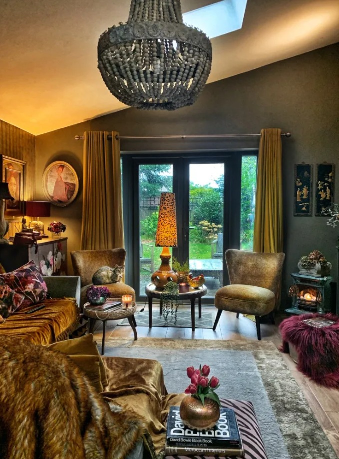 A Must Read, Interview with Sarah from Reloved