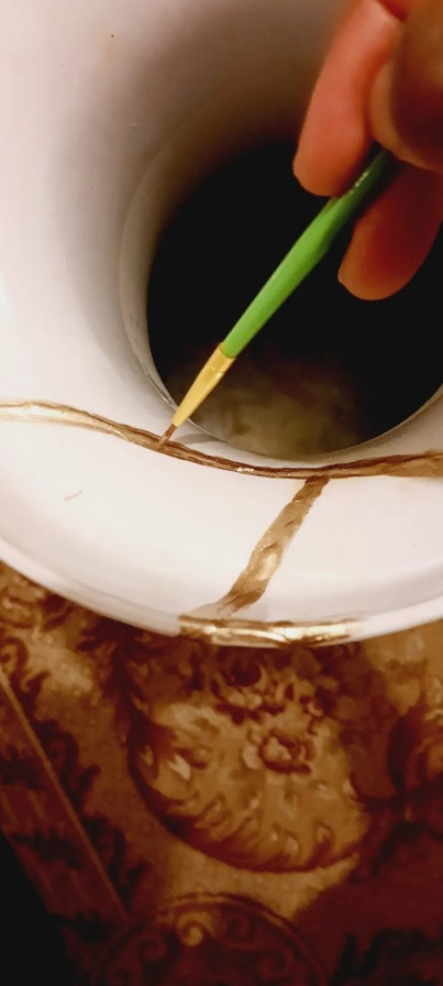 How to Use Kintsugi to Repair a Chinoiserie Vase