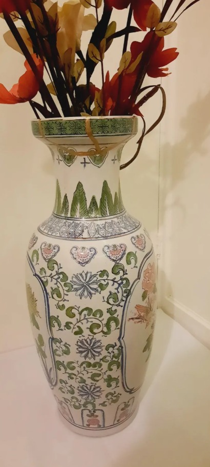 How to Use Kintsugi to Repair a Chinoiserie Vase