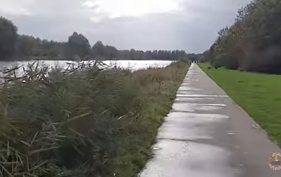 Walk in Nene park in the rain