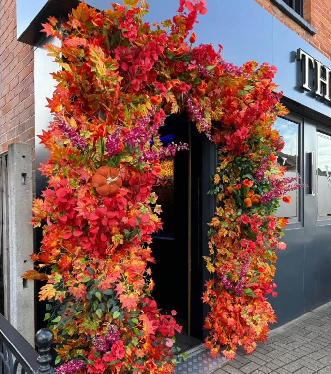 London Knightsbridge Local Autumn door decoration